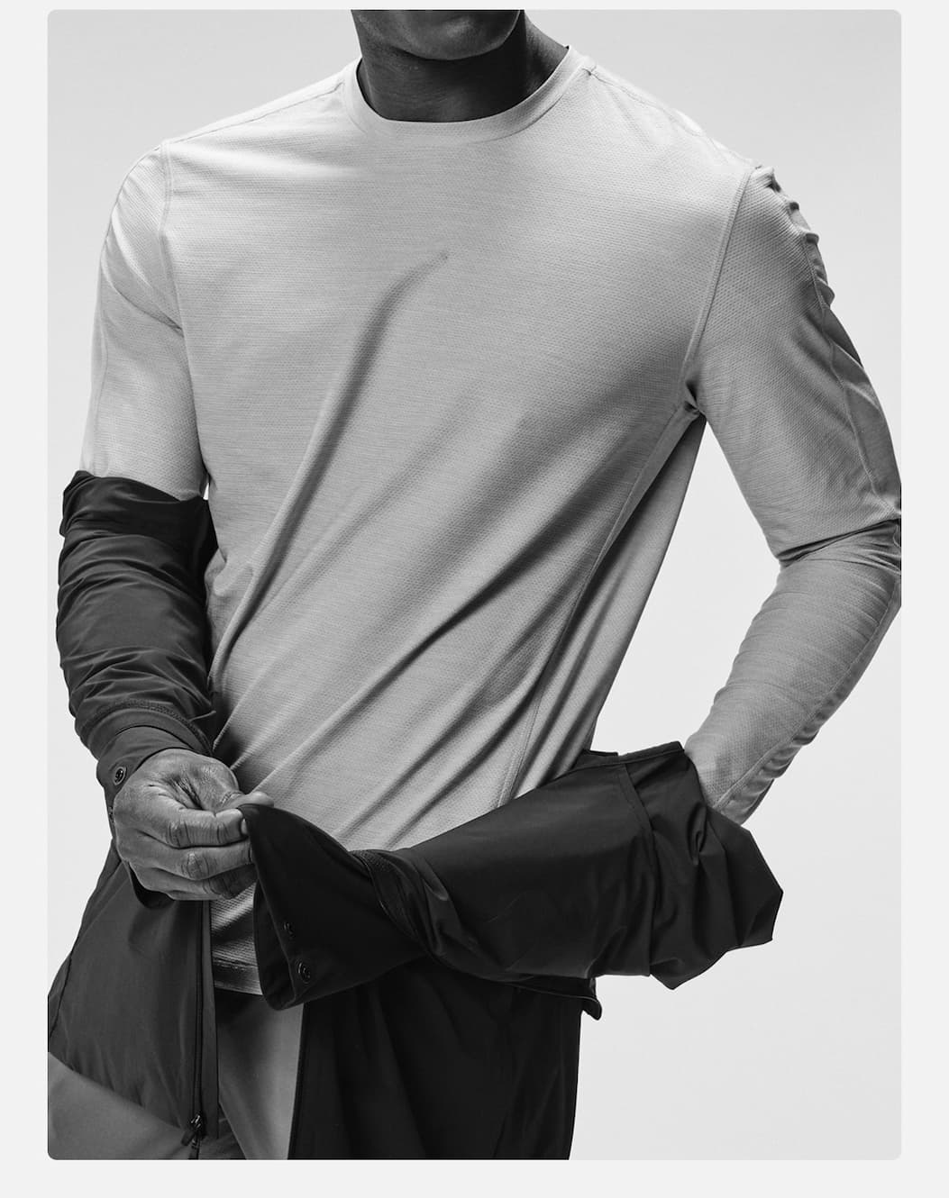 Gif Showcasing the LS Interval Workout Shirt