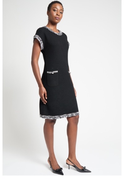 Modern Fit Contrast Trim Shift Dress