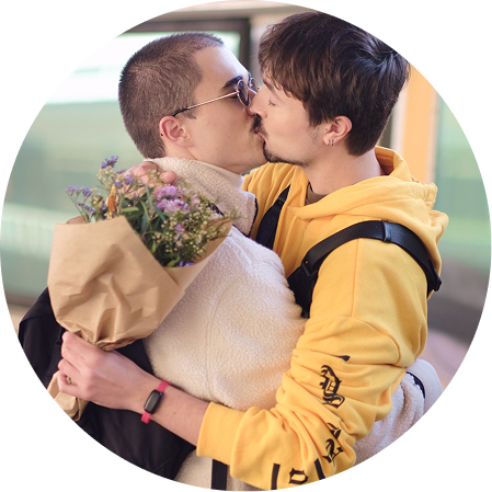 It makes love feel possible again. Whether you're 12,067 km apart or just living busy lives, connection doesn't have to wait.