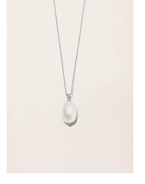 14k Solid Gold Cultured Pearl Station Necklace