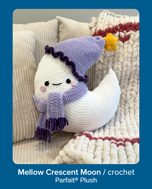 Mellow Crescent Moon / crochet Parfait® Plush