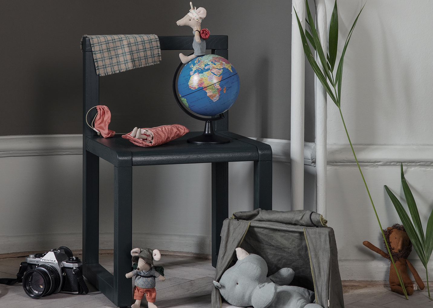 GLOBE MICE IMAGE