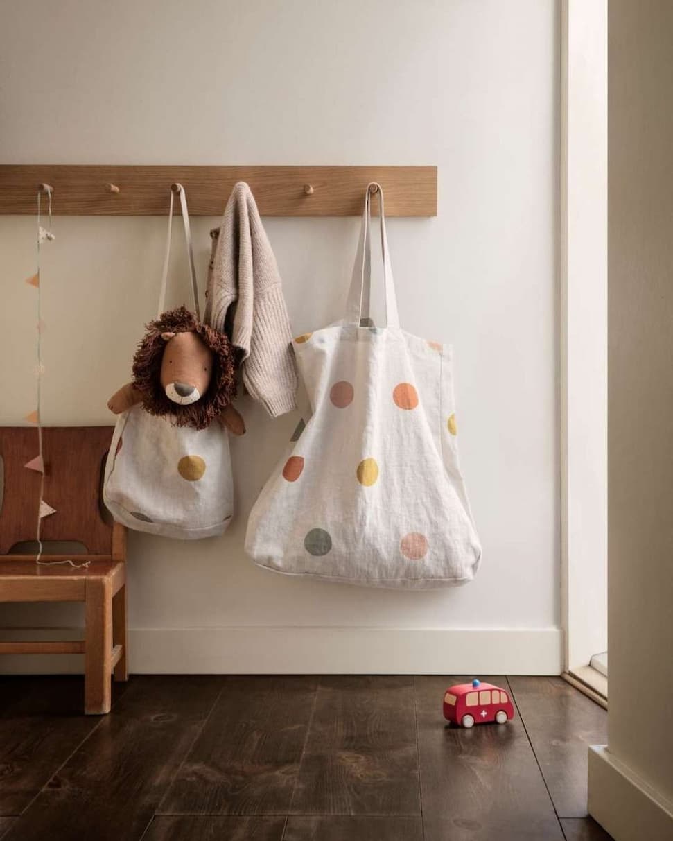 Maileg friends in tote bags.