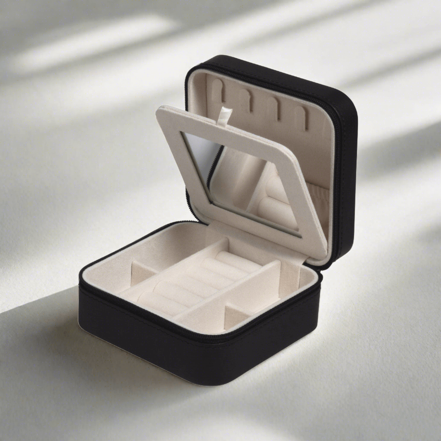 LADIES JEWELRY TRAVEL BOX