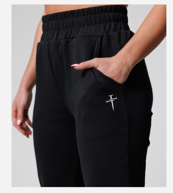 womens essential jogger black