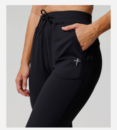 womens essential jogger black