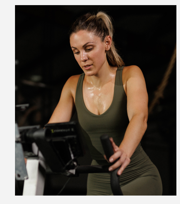 longline sports bra dark pine