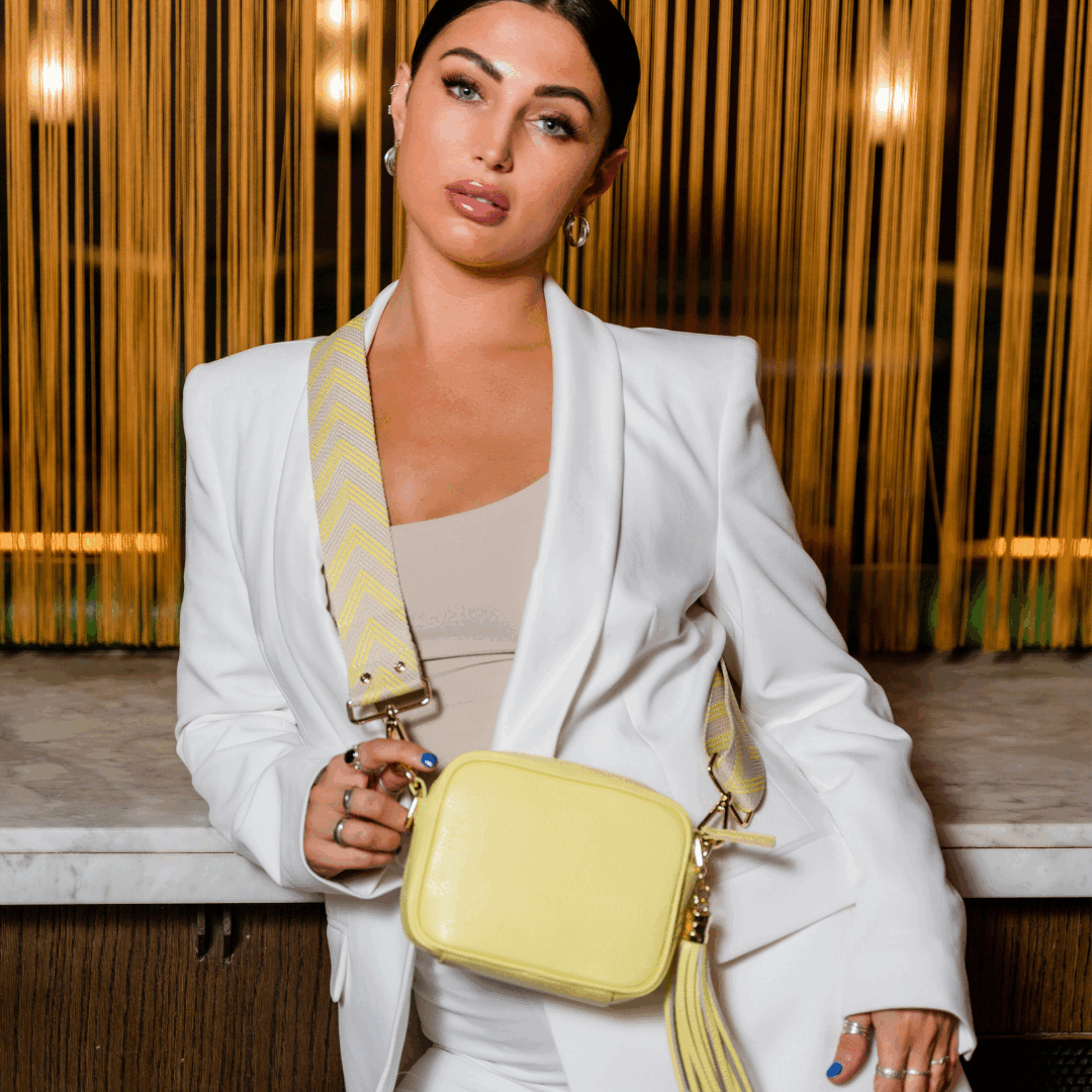 Hello check out our MiniCrossbody 👋 Elie Beaumont