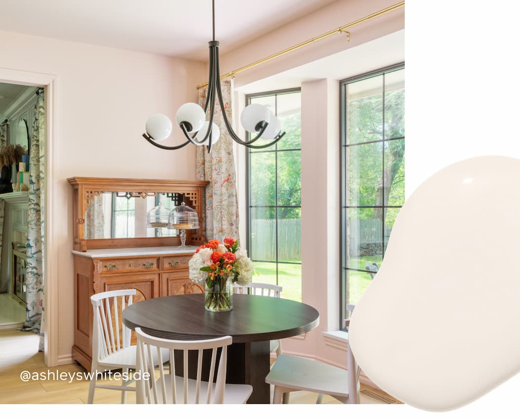 Dining nook featuring Wing It paint color
