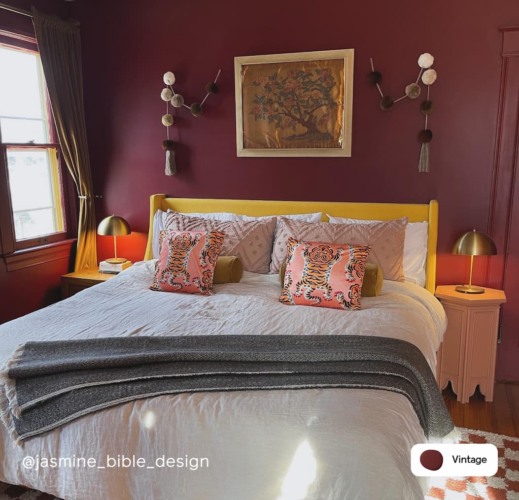 Bedroom featuring Vintage