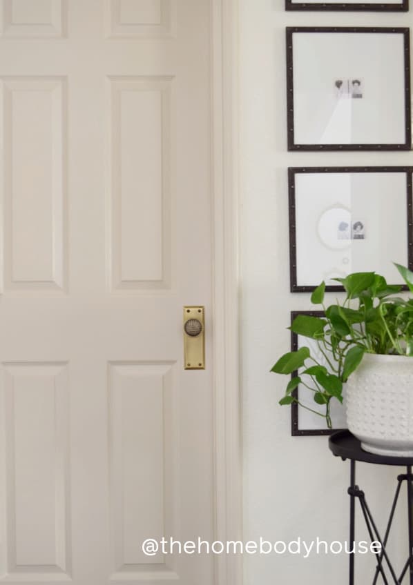 Interior door featuring Beigeing