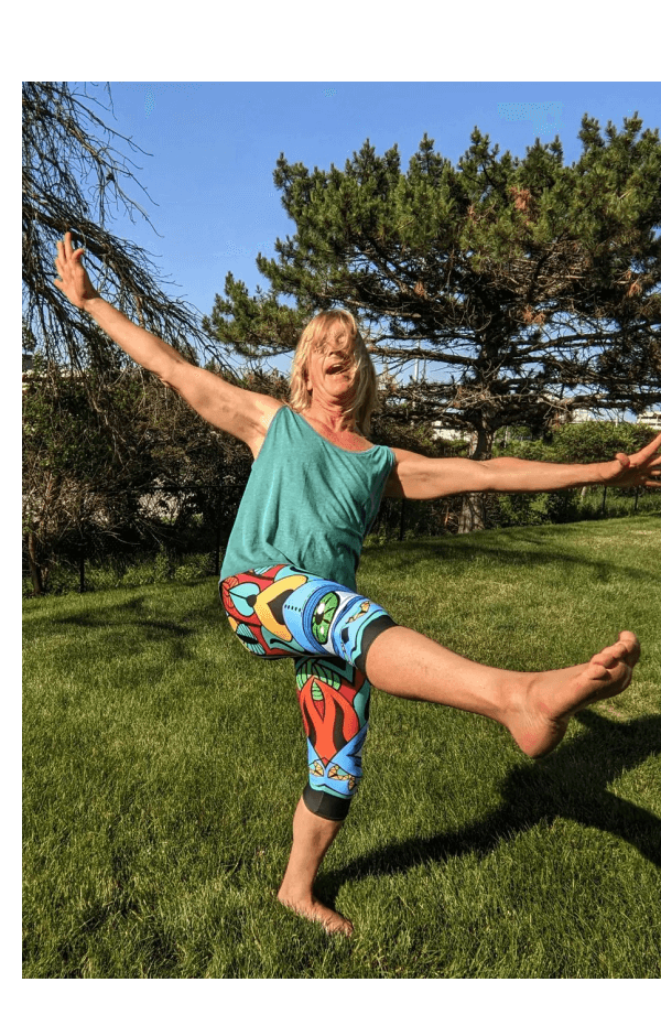 COLORFUL EYE SYMBOL CAPRIS