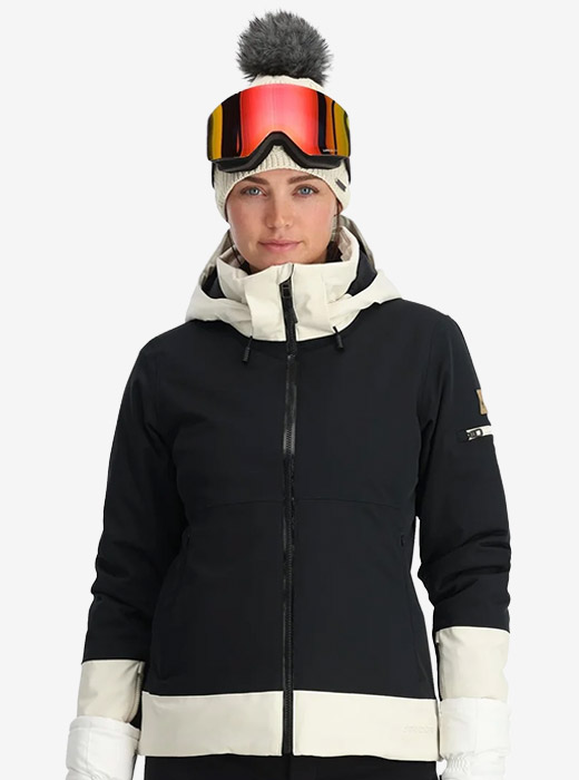 Women wearing Soleil Jacket in Black