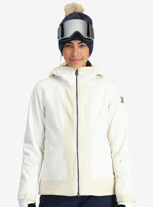 Women wearing Cascade Jacket in White 