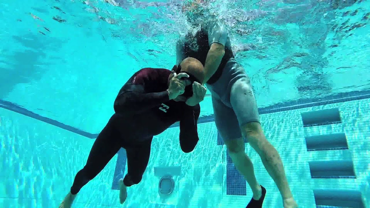 Surf survival and apnea training course for surfers