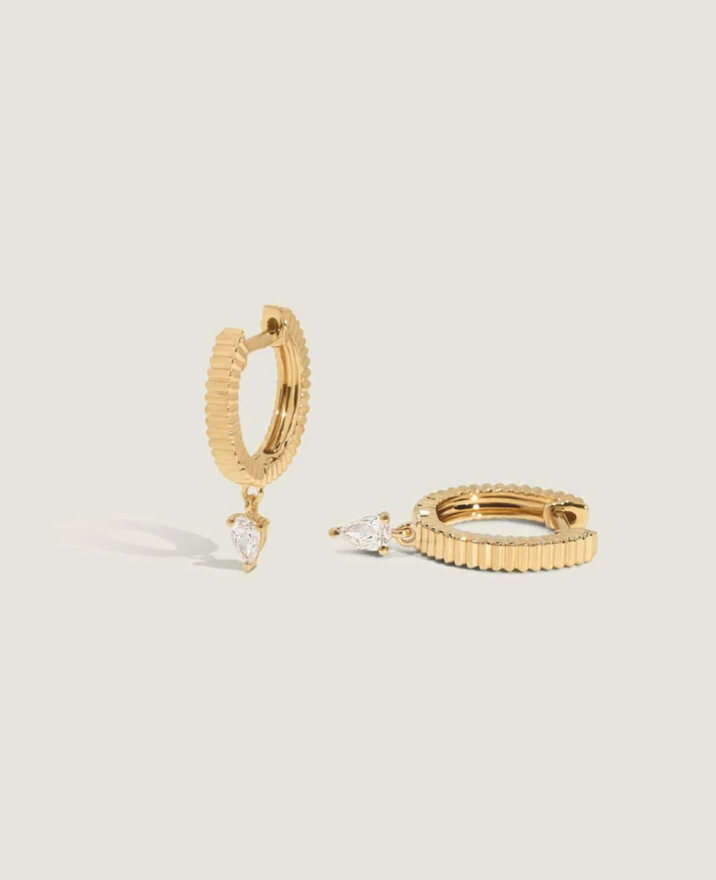 Solis Ribbed Huggie Earrings Diamond