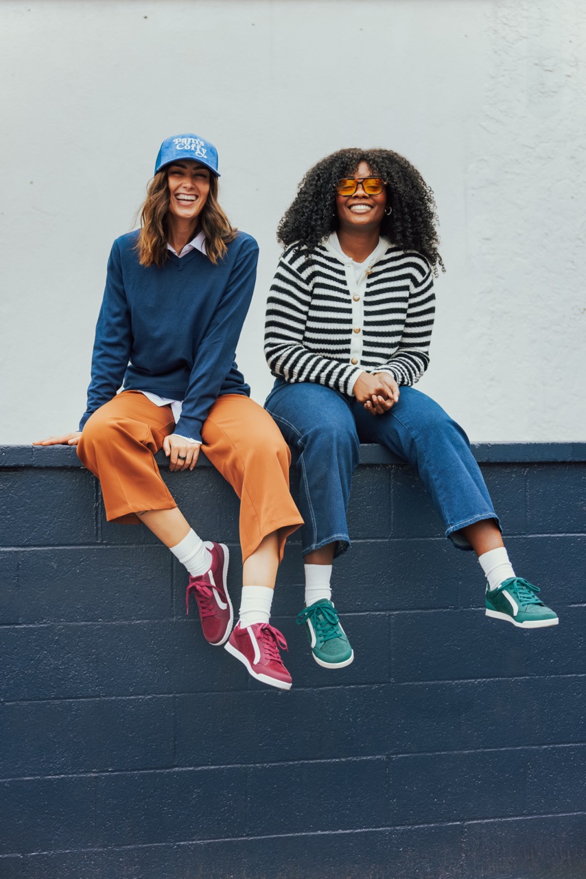 Rocket Dog Women's Jazzin Black Canvas Trainers – Rocket Dog UK