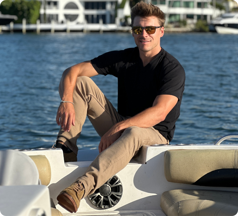 Black V-Neck & Slim Thick Denkhaki Darks...on a boat!