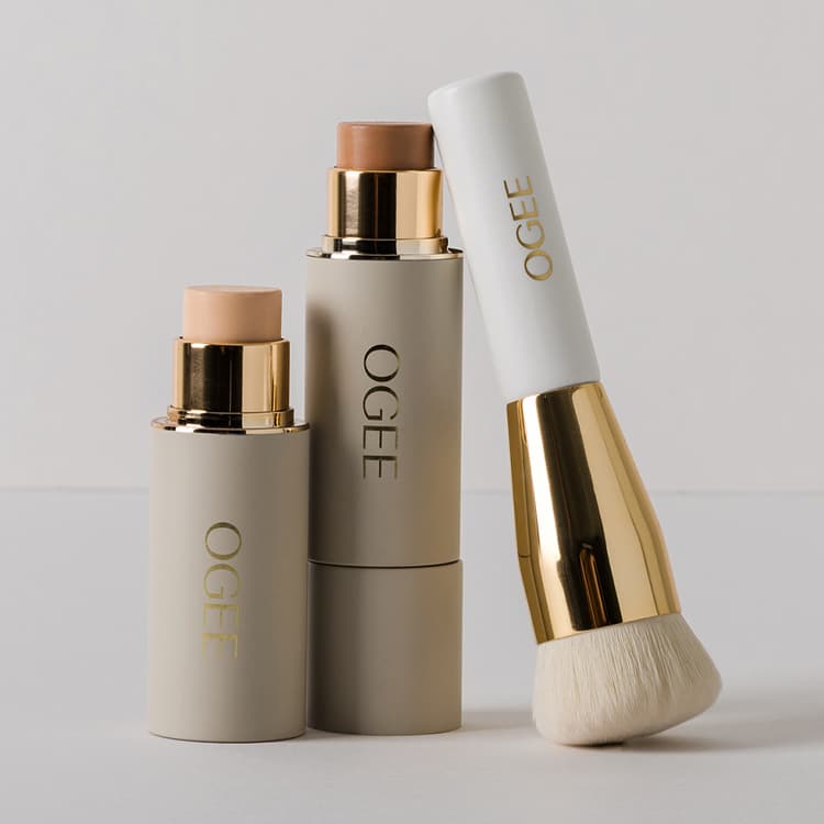 Buy a Foundation Stick, Get The Base Brush Free.
