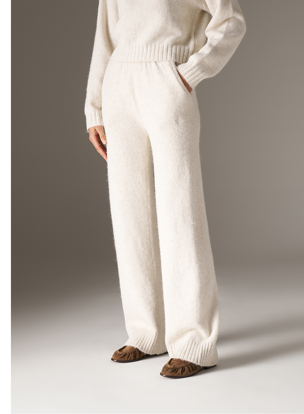 EMBLEM EMBROIDERED KNIT JOGGERS