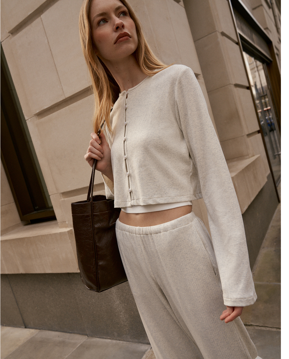 RIBBED BUTTON THROUGH TOP