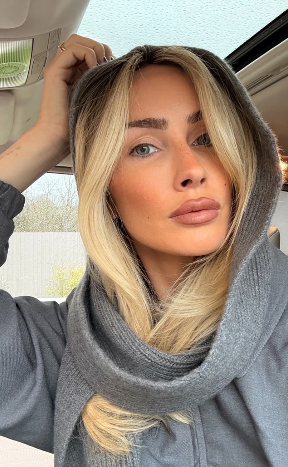 TAILORED SHOULDER PADDED BOMBER JACKET