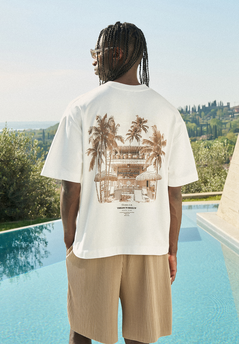 BEACH CLUB GRAPHIC T-SHIRT