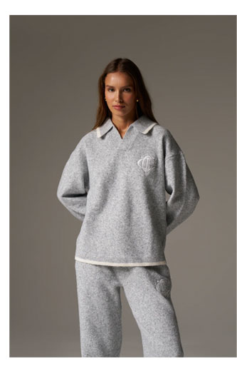 EMBLEM APPLIQUE KNITTED POLO TOP