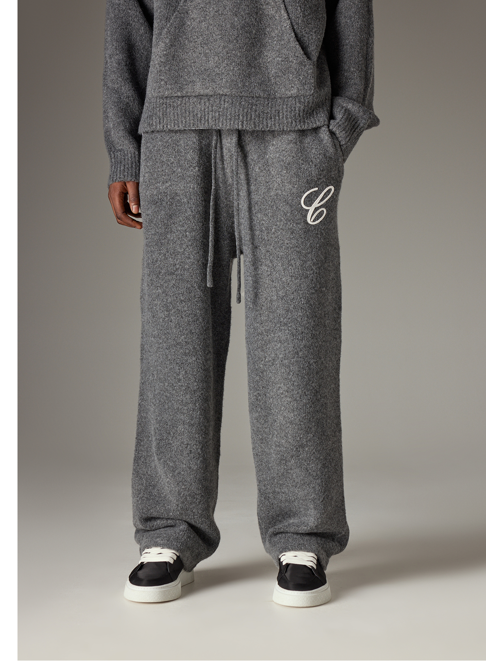 CHAINSTITCH EMBROIDERY KNITTED BARREL LEG JOGGERS