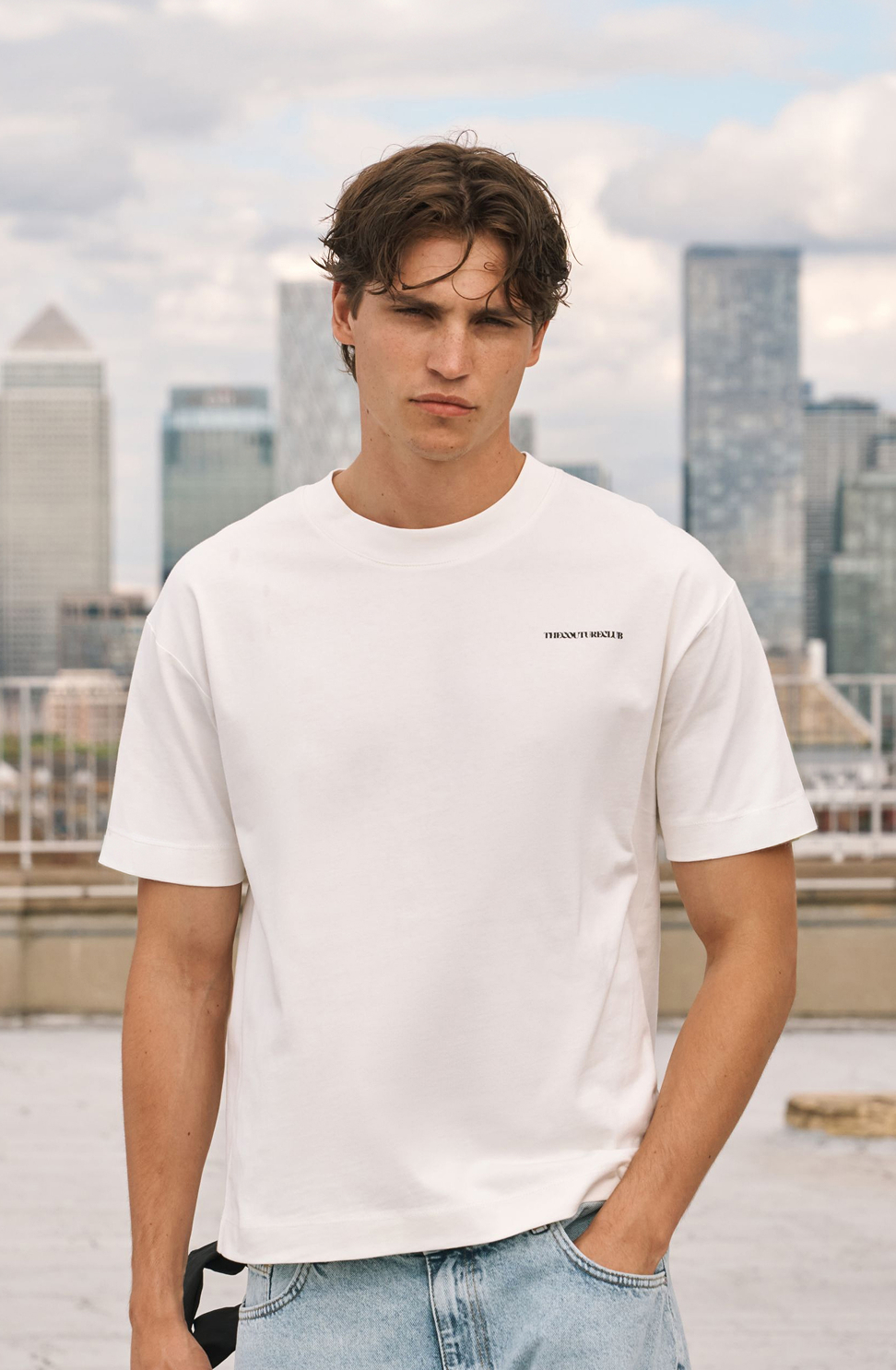 CRACKED EMBLEM SLEEVE PRINT T-SHIRT