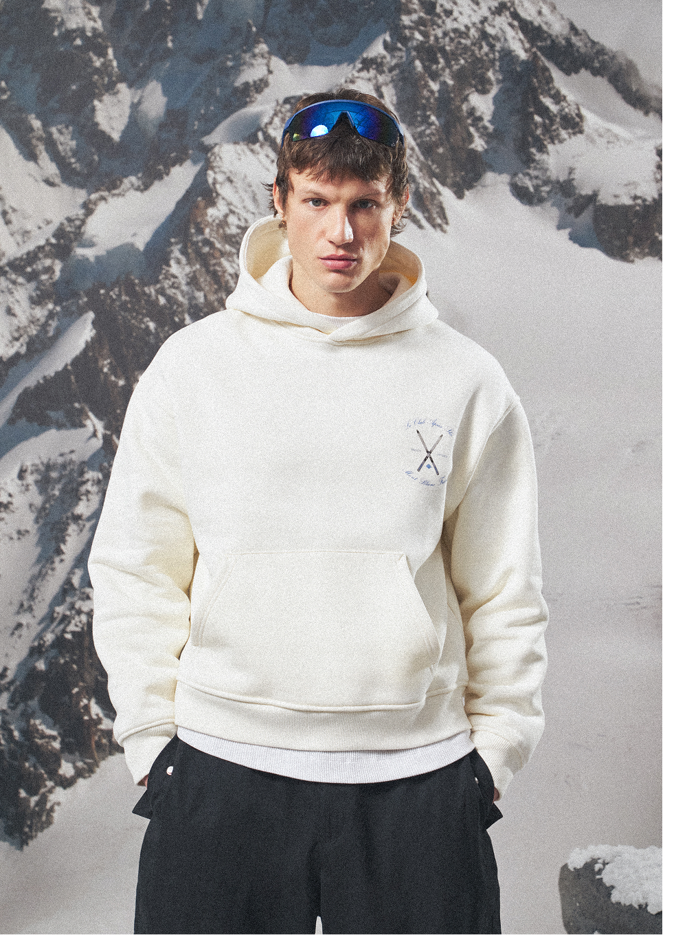 APRES SKI GRAPHIC HOODIE