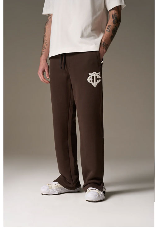 HEAVYWEIGHT MONOGRAM APPLIQUE EMBLEM JOGGERS