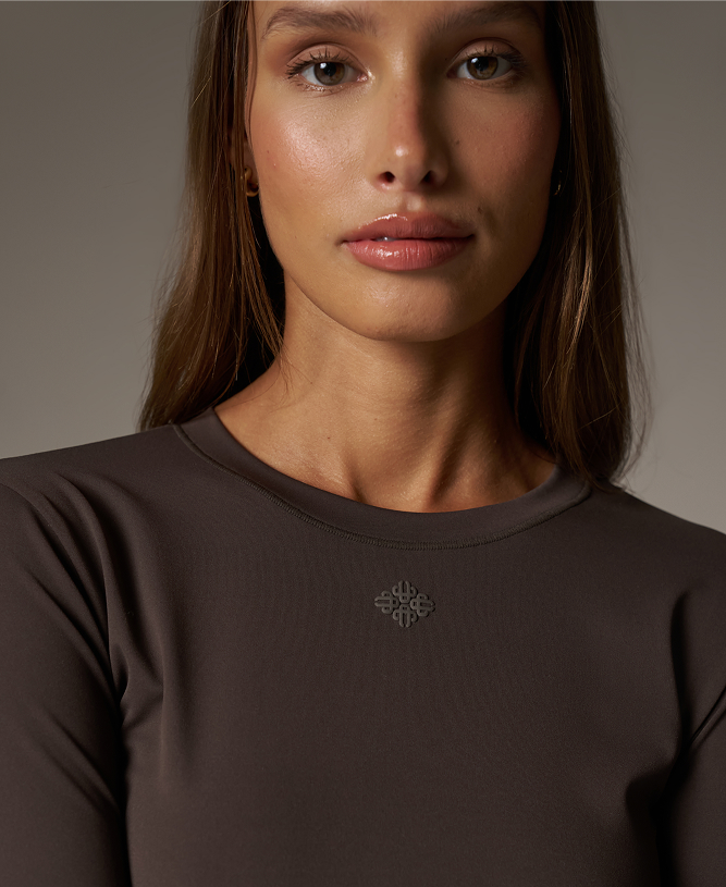 SCULPTING STRETCH LONG SLEEVE TOP