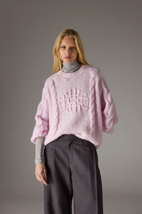EMBLEM PLAITED OVERSIZED KNIT JUMPER