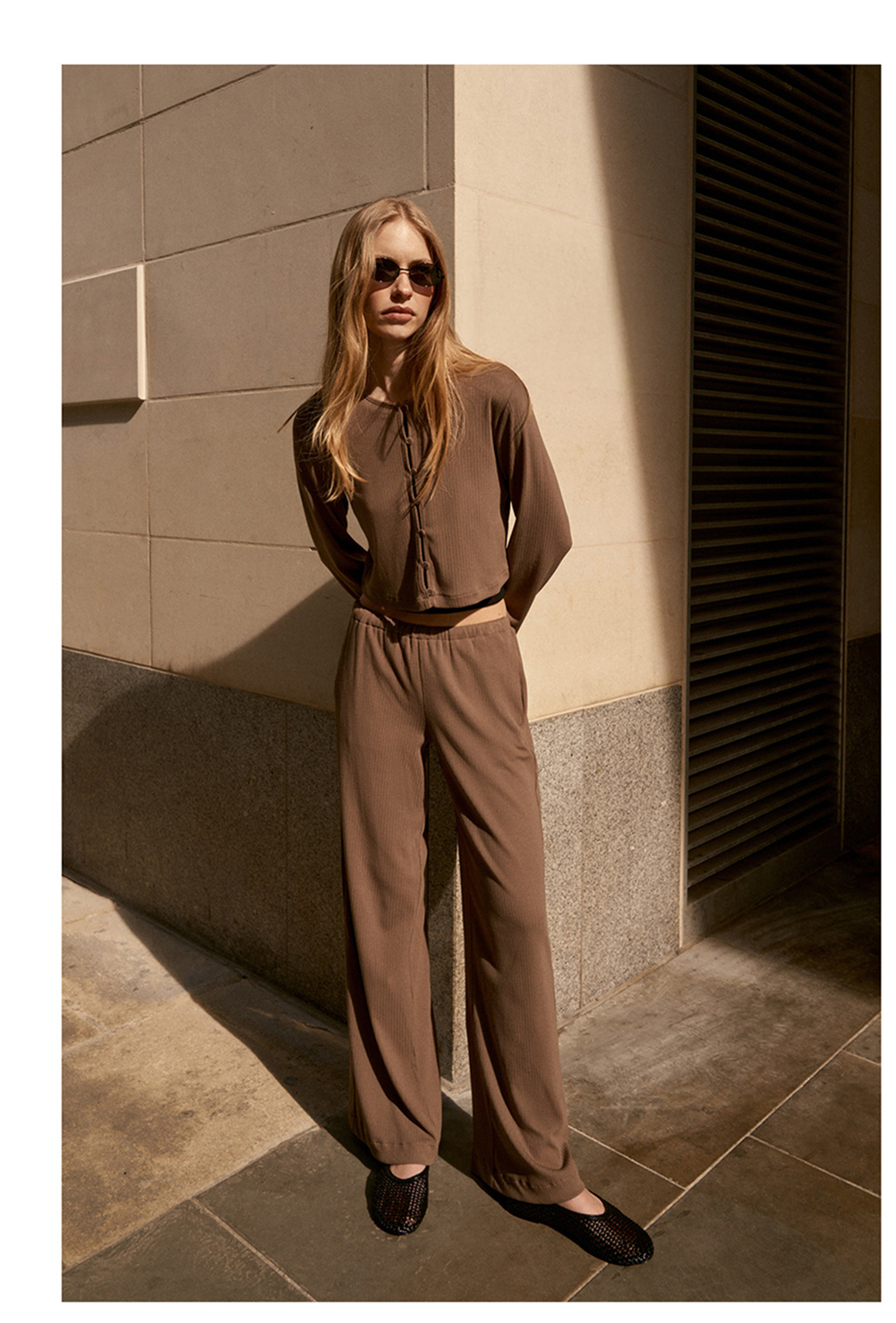 RIBBED BUTTON THROUGH TOP