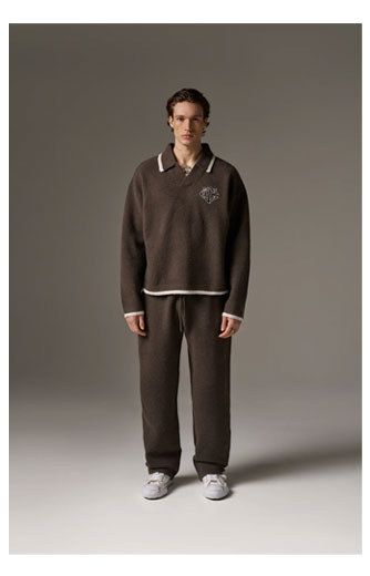 EMBLEM APPLIQUE KNITTED POLO TOP