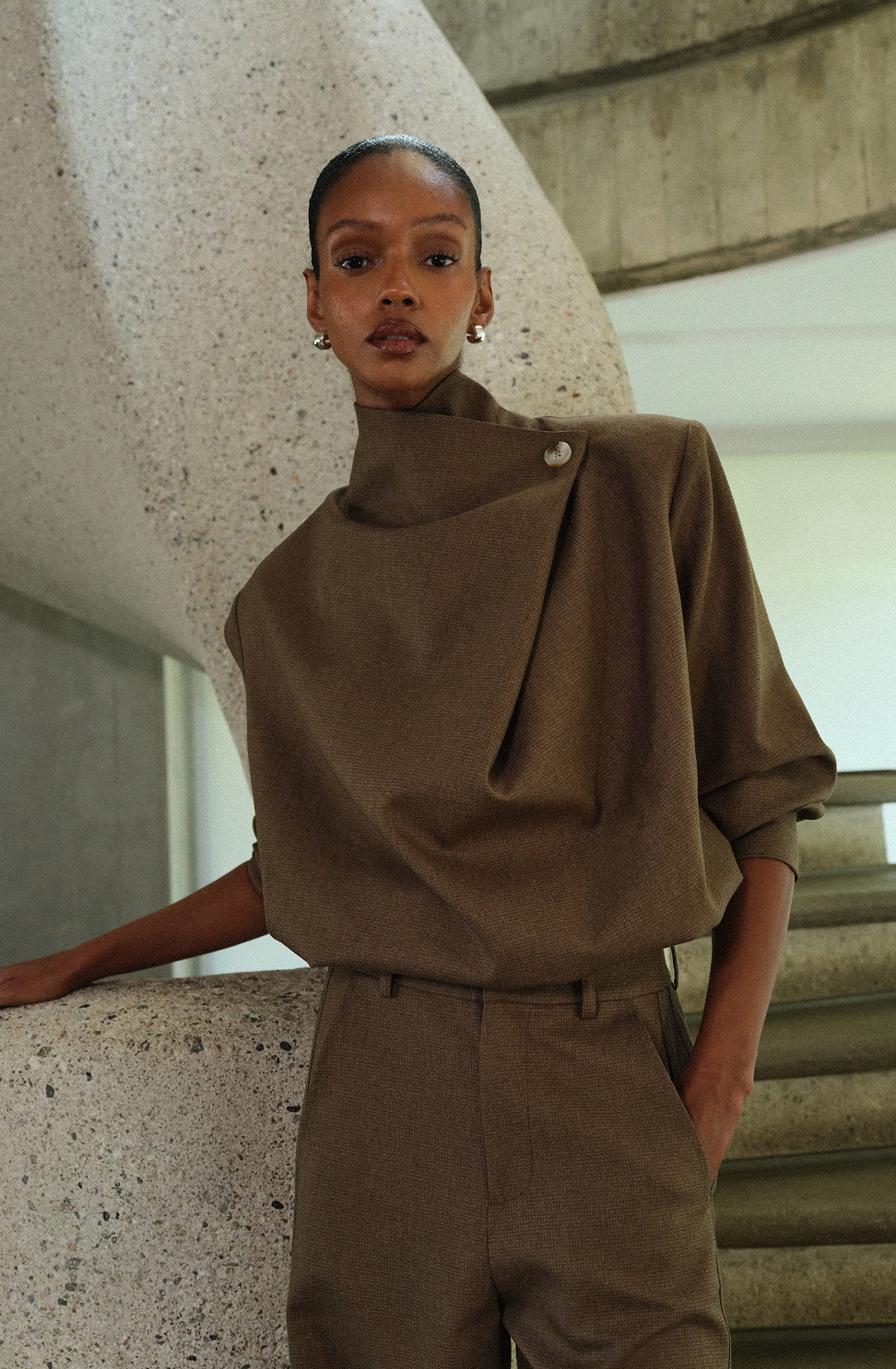 MICRO CHECK FUNNEL NECK TOP