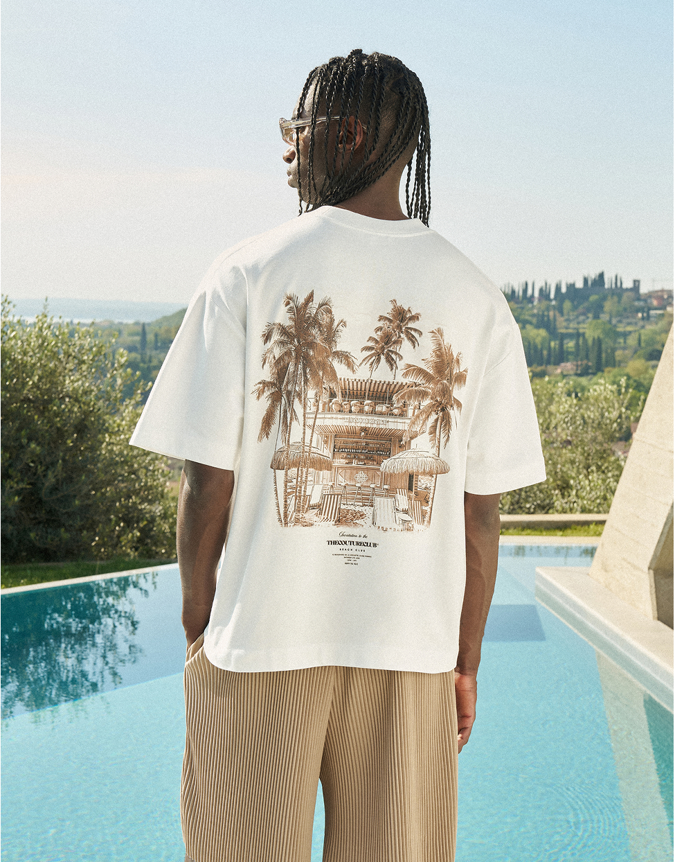 BEACH CLUB GRAPHIC T-SHIRT