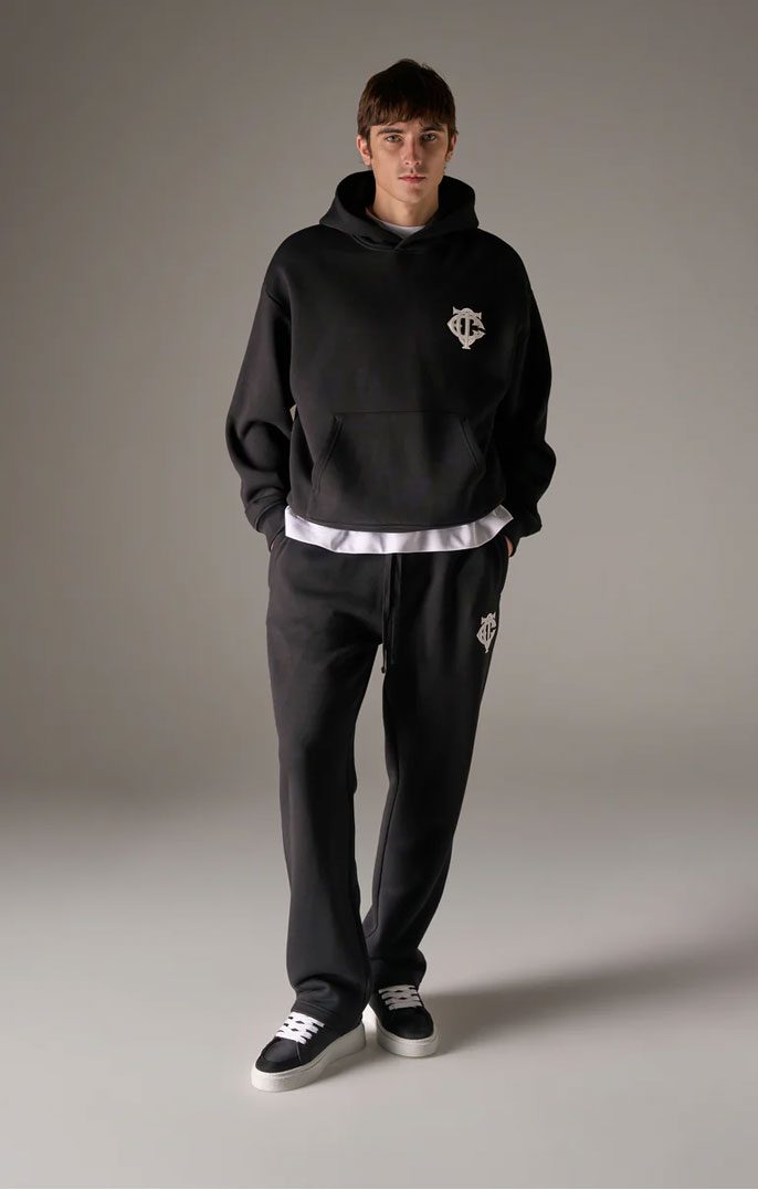 HEAVYWEIGHT MONOGRAM APPLIQUE EMBLEM HOODIE