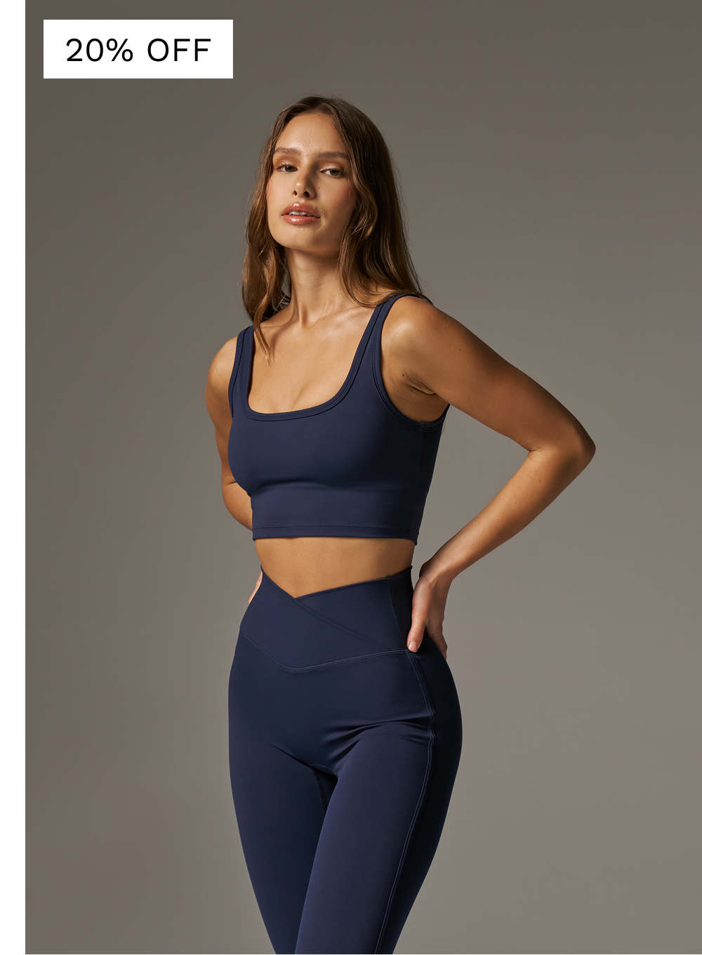 SCULPTING STRETCH SCOOP NECK SPORTS TOP