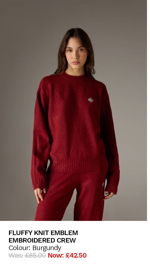 FLUFFY KNIT EMBLEM EMBROIDERED CREW