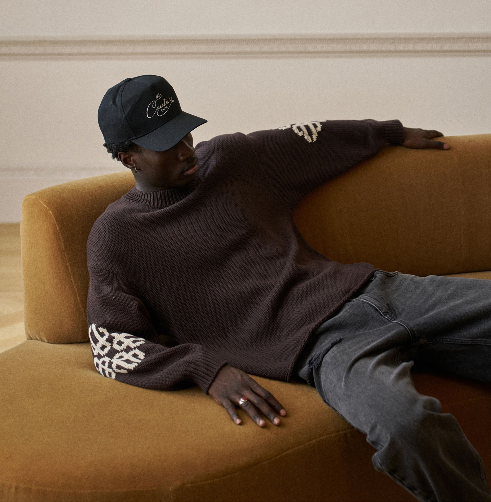 CHUNKY KNIT EMBLEM ELBOW JUMPER