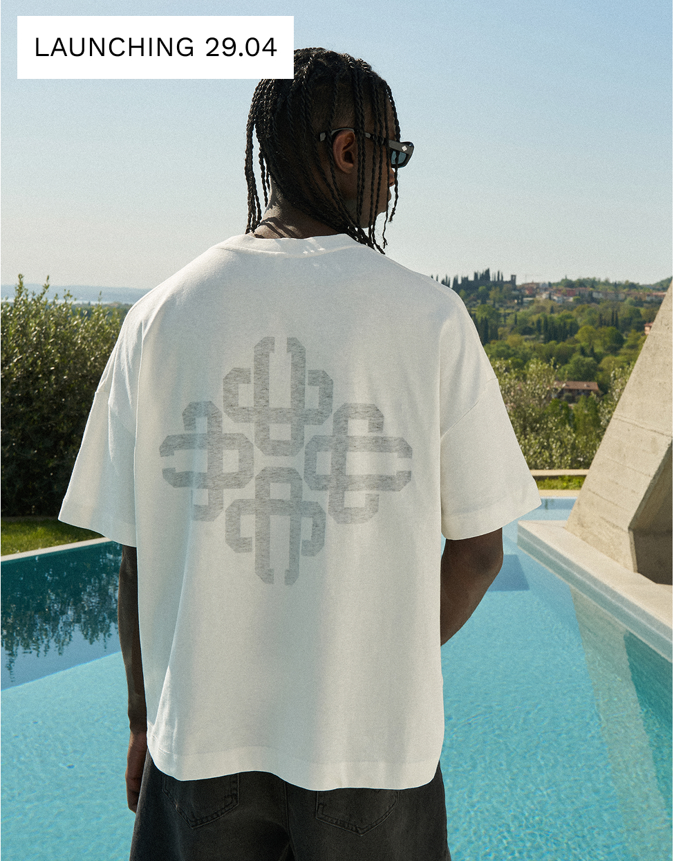 EMBLEM REVERSE PRINT T-SHIRT