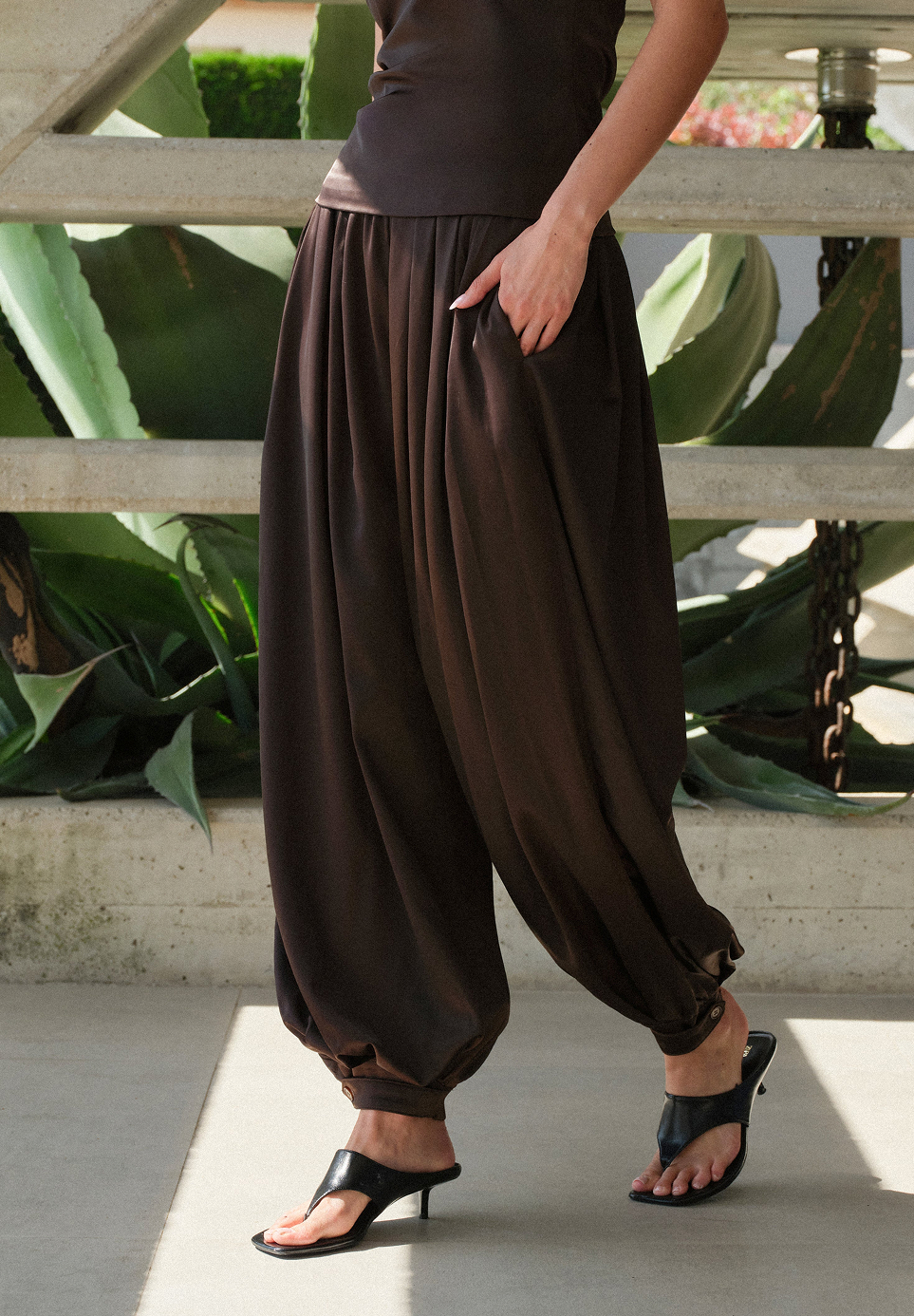 SATIN GATHERED BALLOON TROUSERS