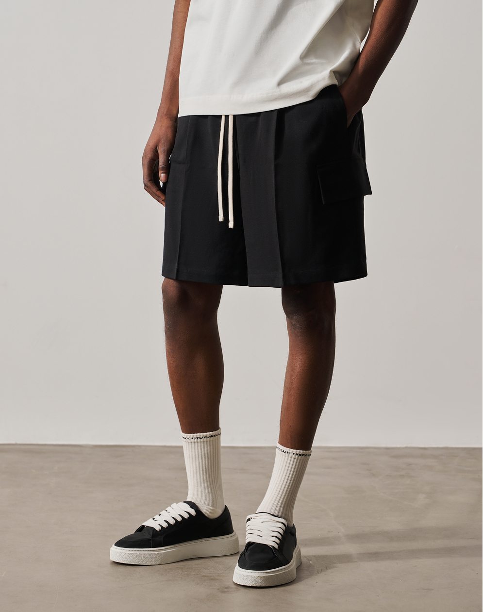 WIDE LEG SIDE POCKET SHORTS