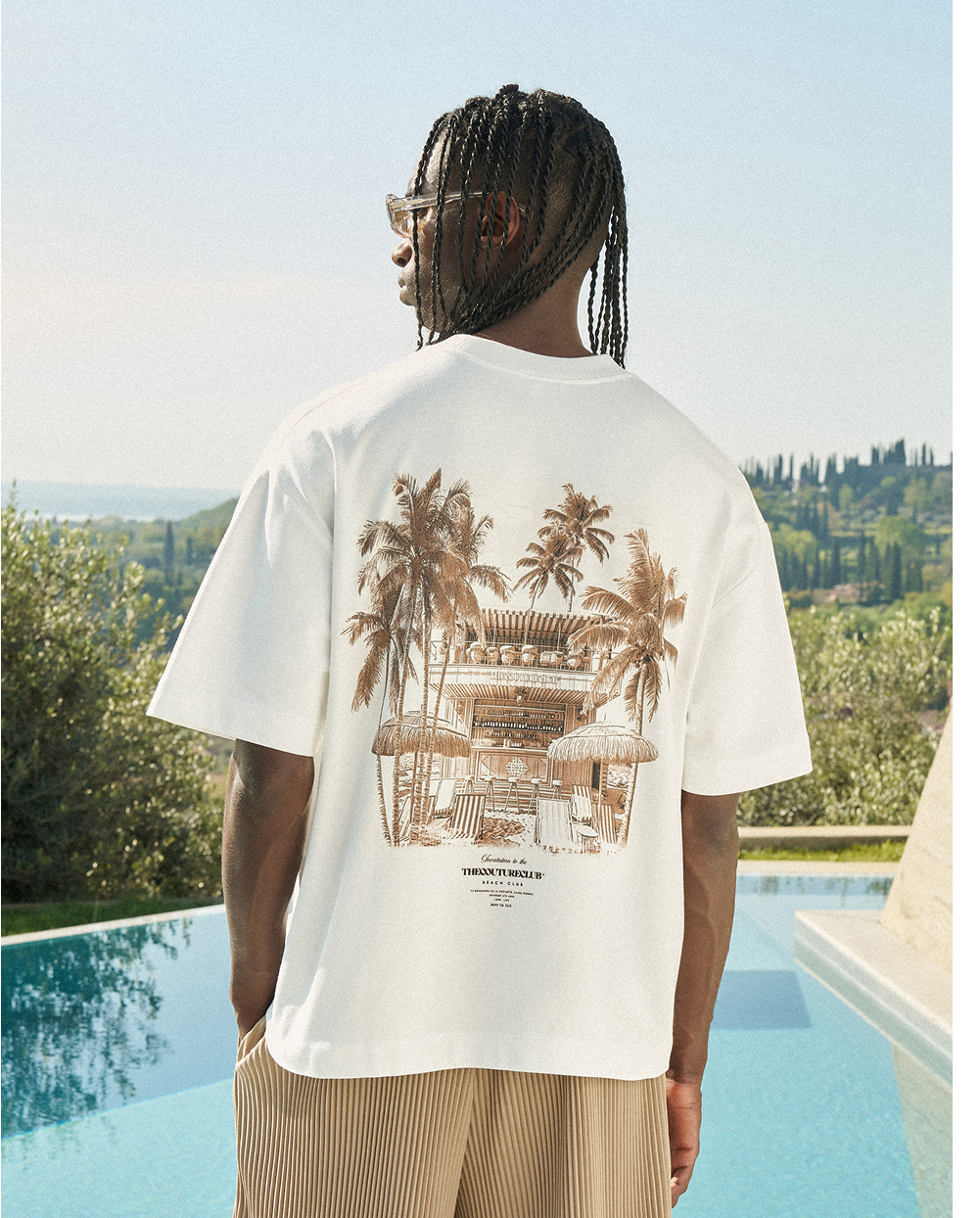BEACH CLUB GRAPHIC T-SHIRT
