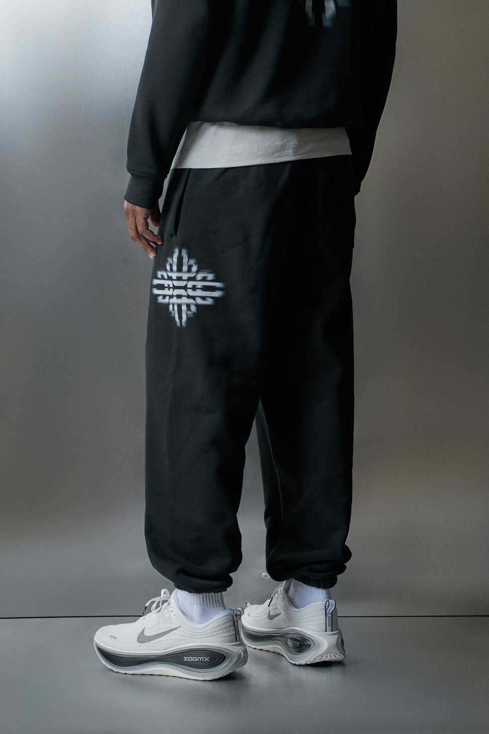 LUXURY IN MOTION JOGGERS