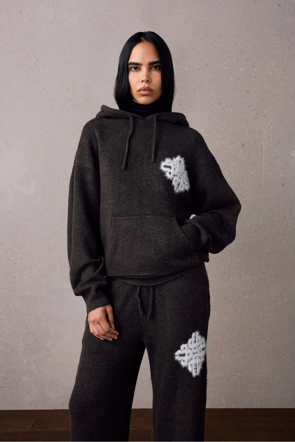 EMBLEM FLUFFY KNIT HOODIE