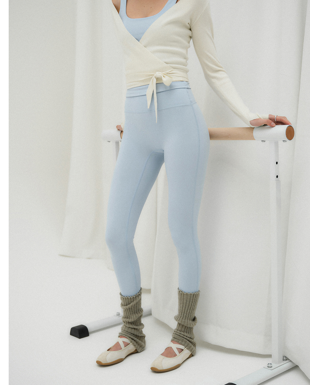 SCULPTING STRETCH EMBLEM LEGGINGS