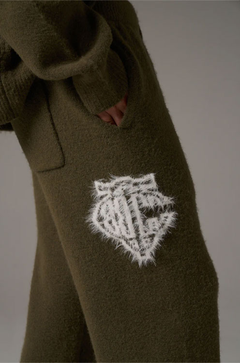 MONOGRAM FLUFFY KNIT JOGGERS